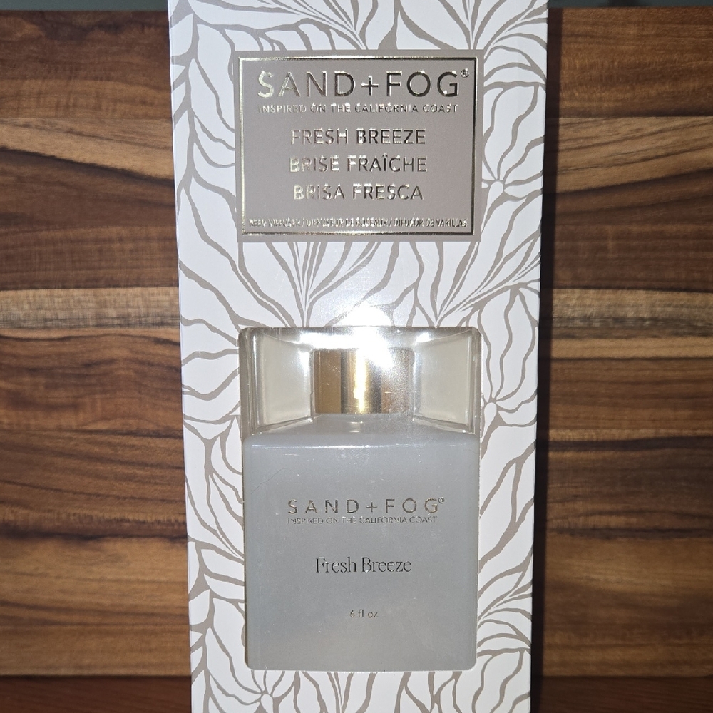SAND + FOG Fresh Breeze Oil Diffuser - Gold and White